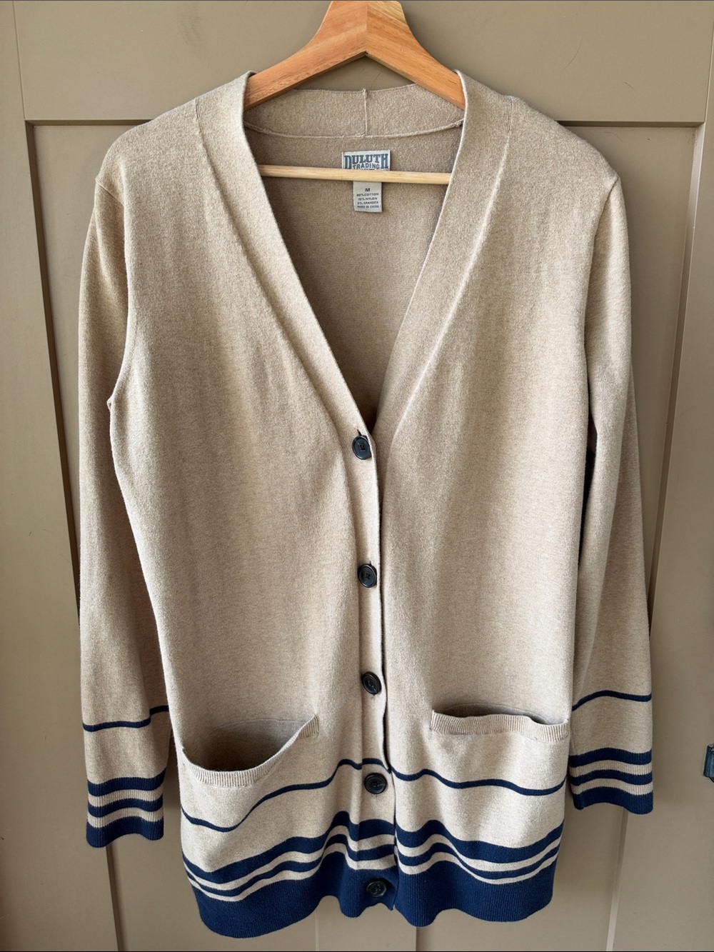 Duluth Trading Co Sz M Beige Cardigan w Navy Trim Collegiate Varsity Academia